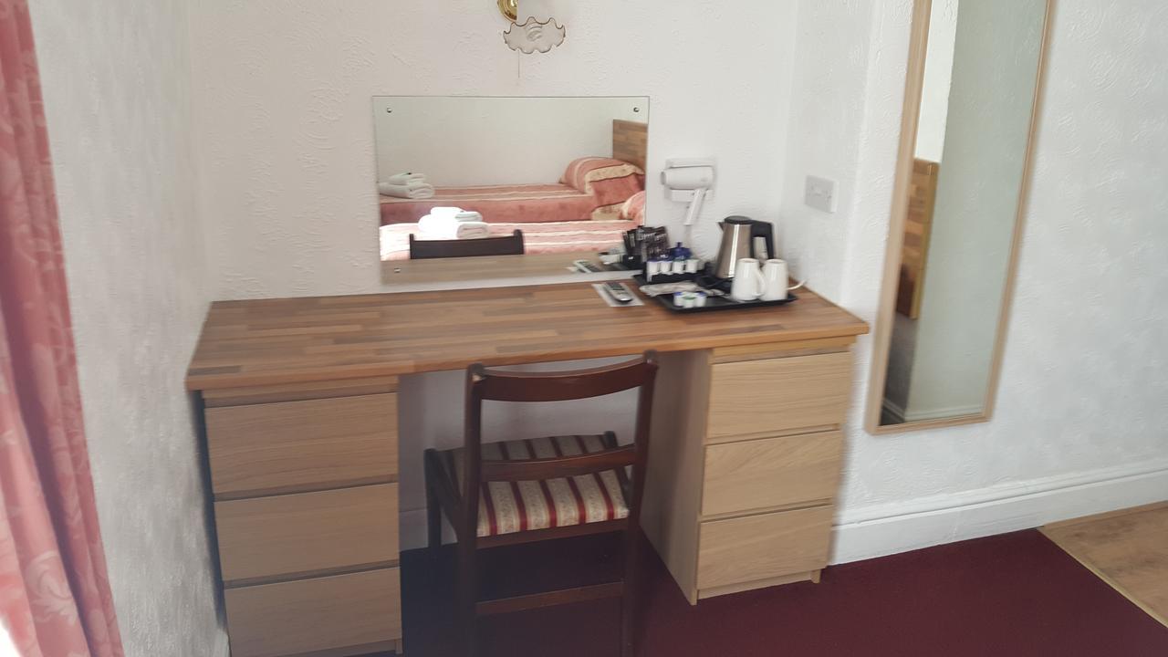 Evans Hotel Llandudno Bagian luar foto